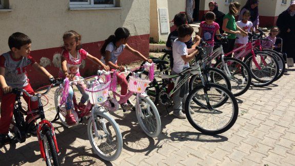 Derenti İlkokulu Bisiklet Dağıtımı